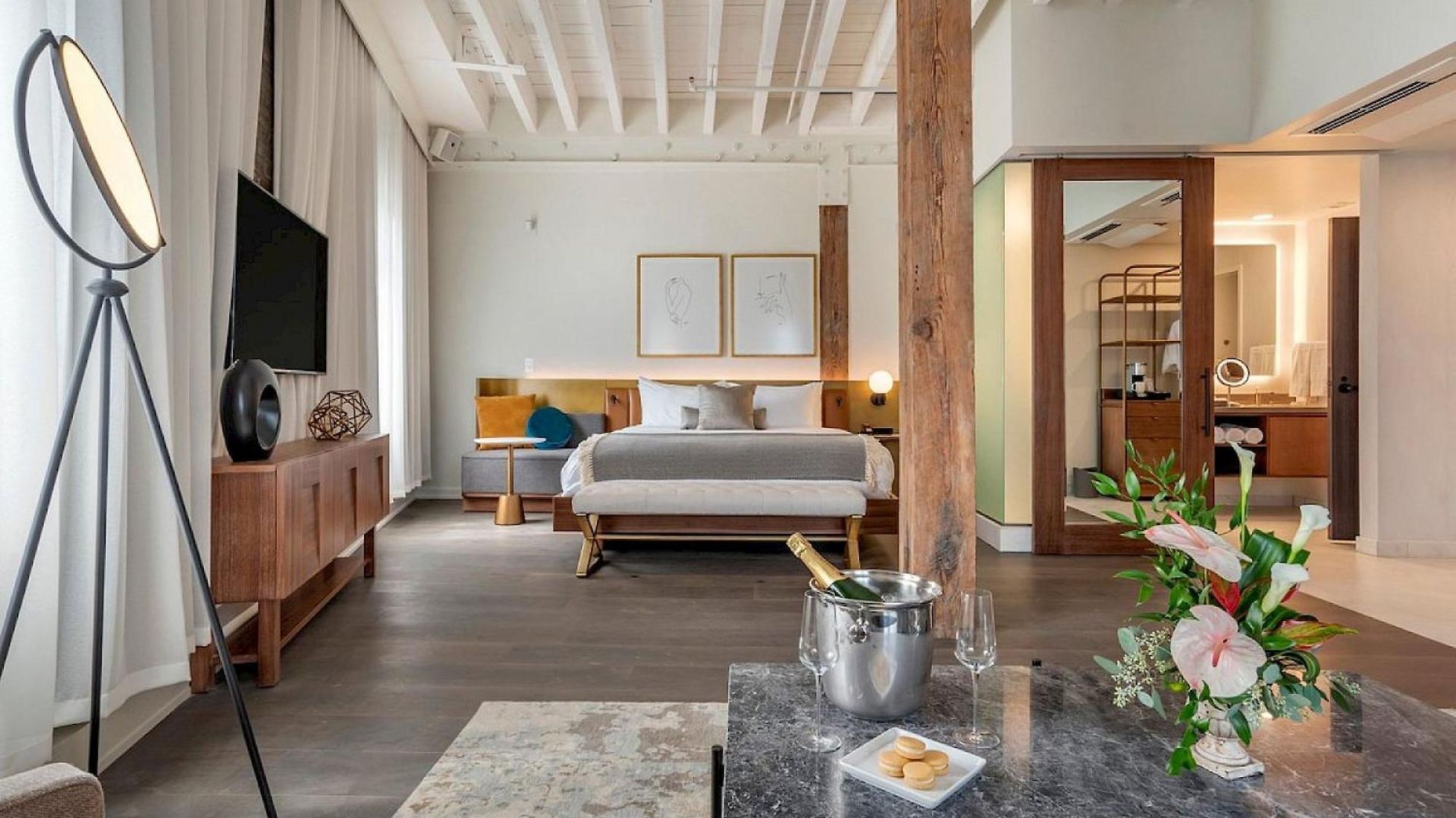 Hotel One11 4*