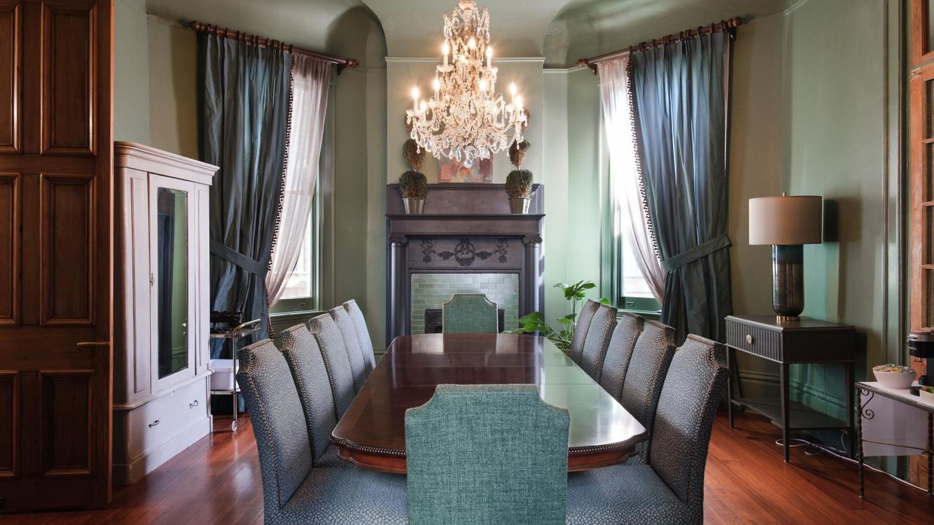 The Sully Mansion Bed & Breakfast *