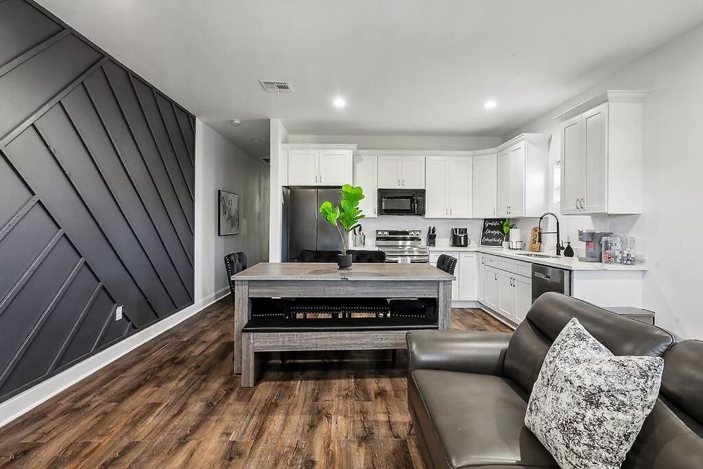 Apartment Luxury Nola 6 Bedroom Oasis *