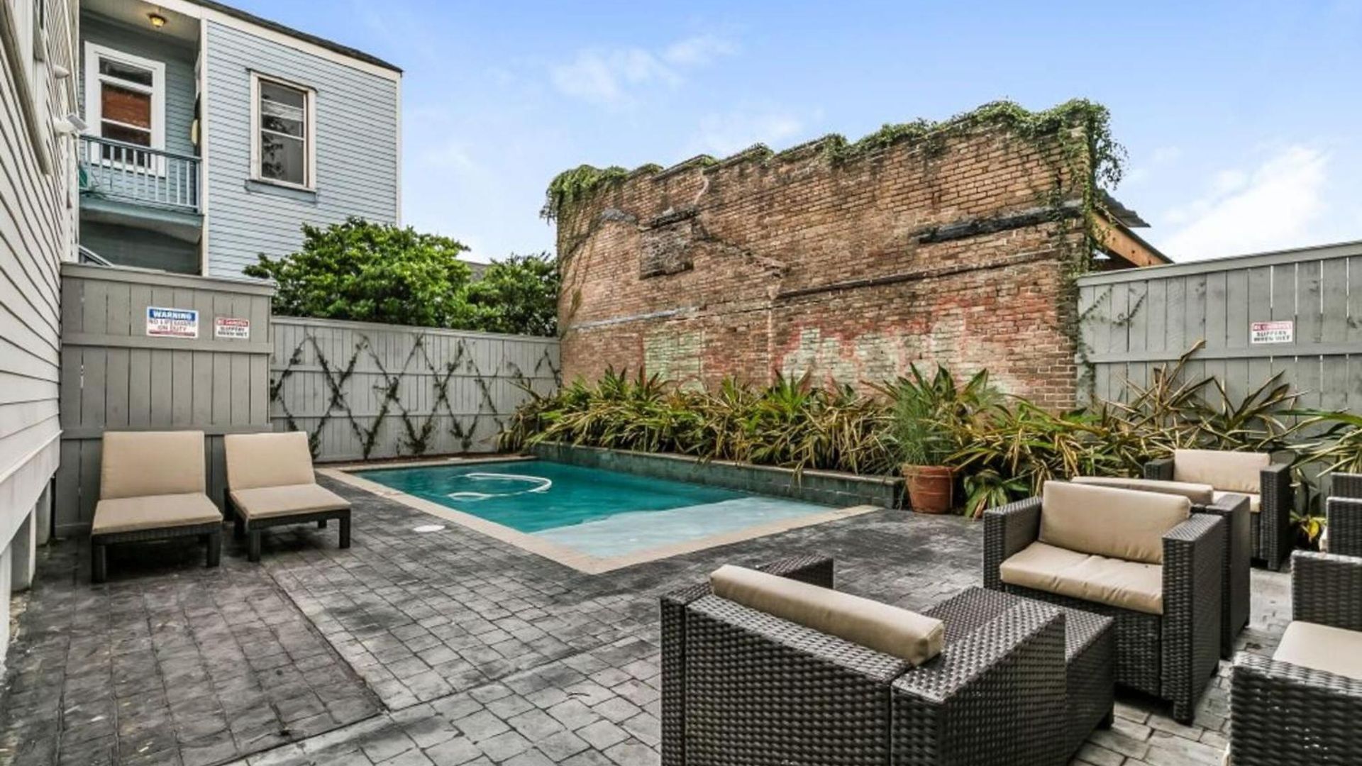 Spacious 3br Garden District W Pool & Balcony *
