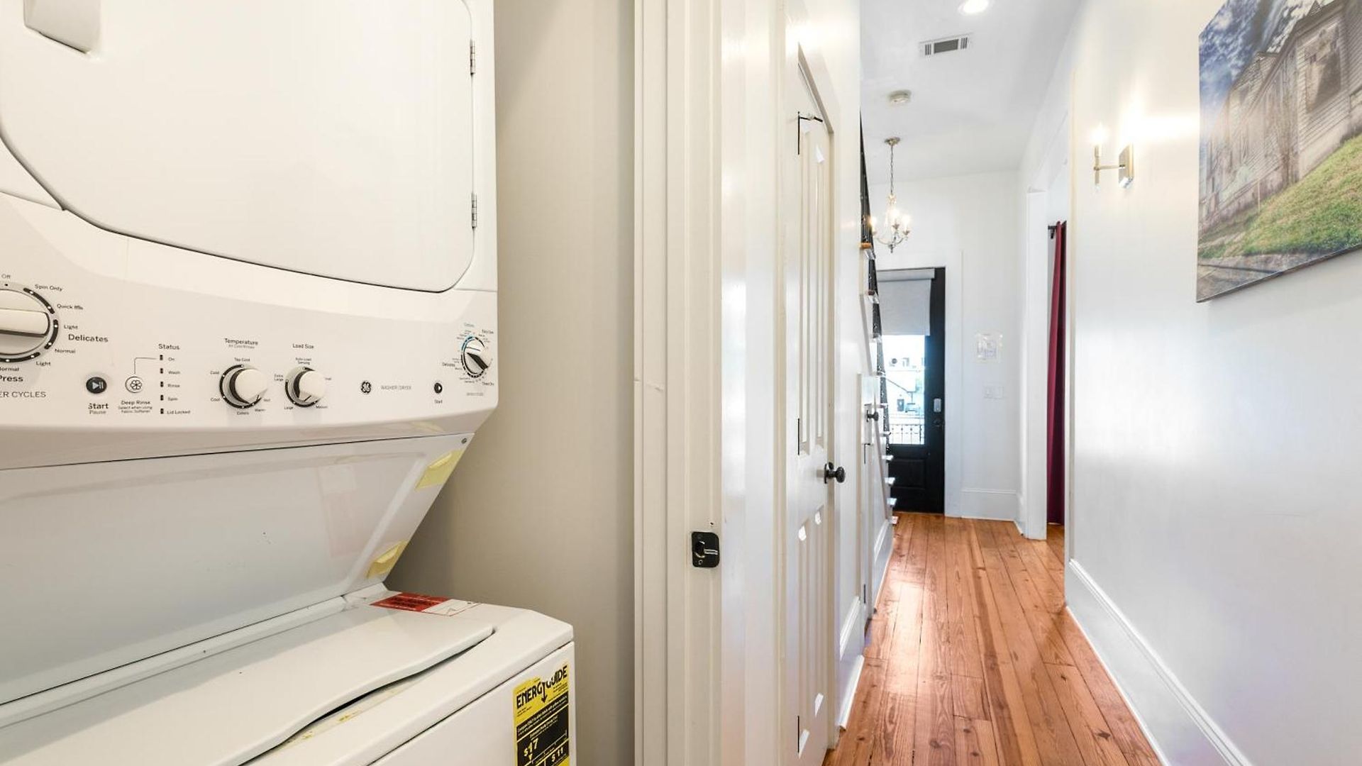 3br On Carondelet By Hosteeva
