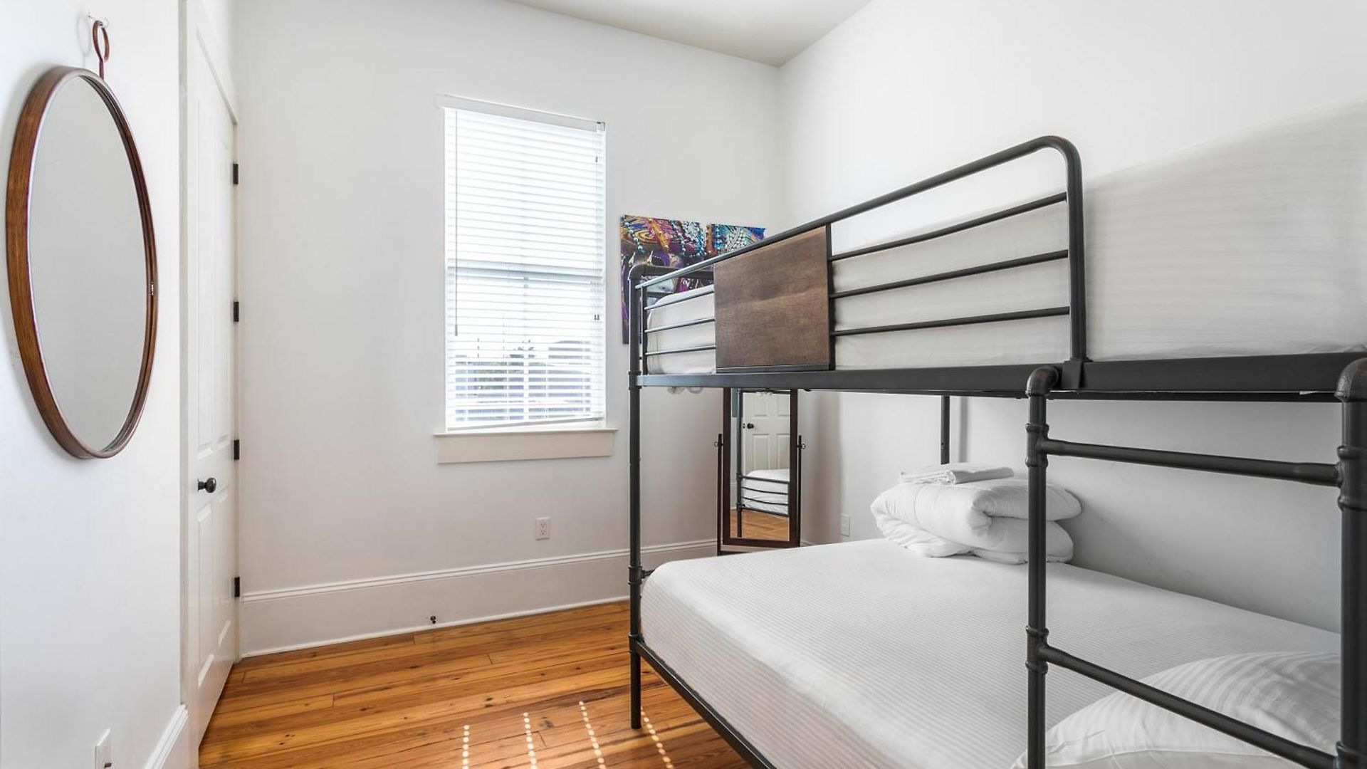 Apartment 3br On Carondelet By Hosteeva