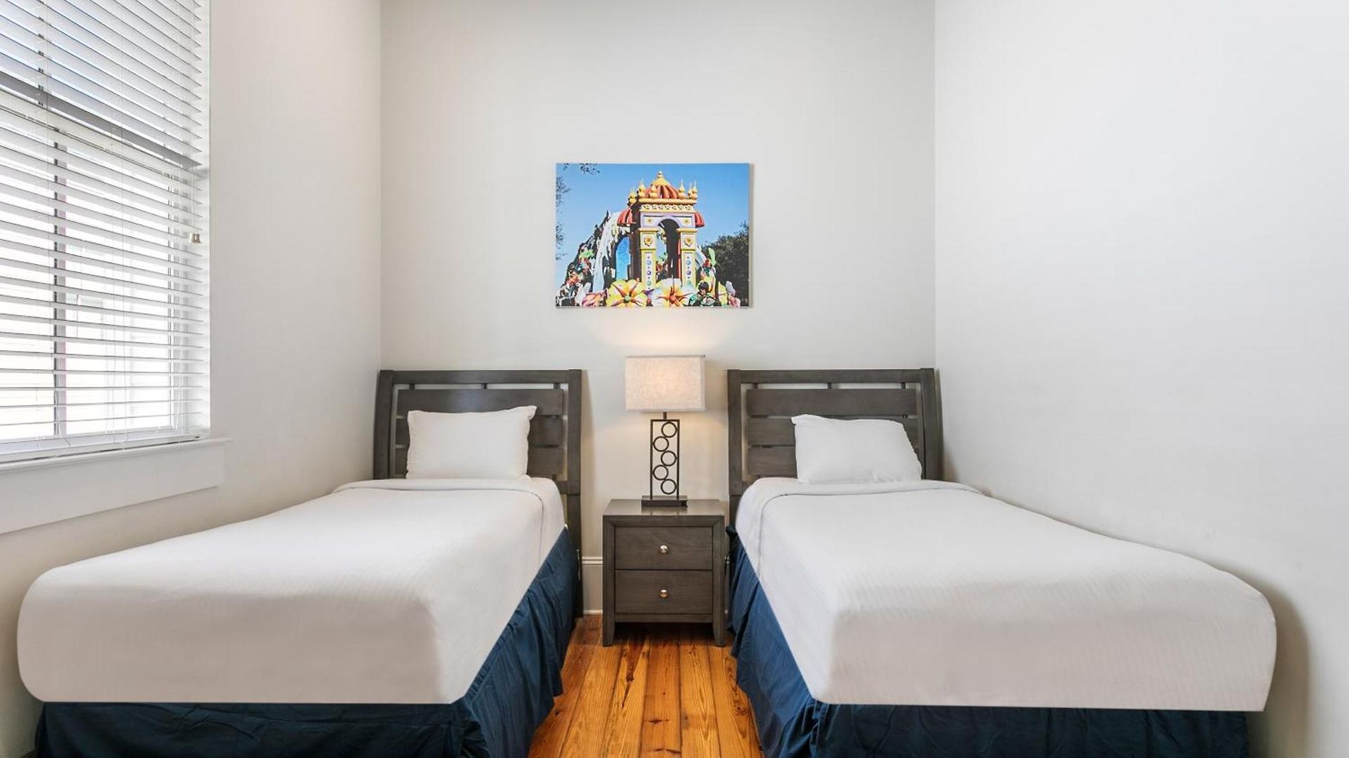 Spacious 3br Garden District W Pool & Balcony Apartment New Orleans