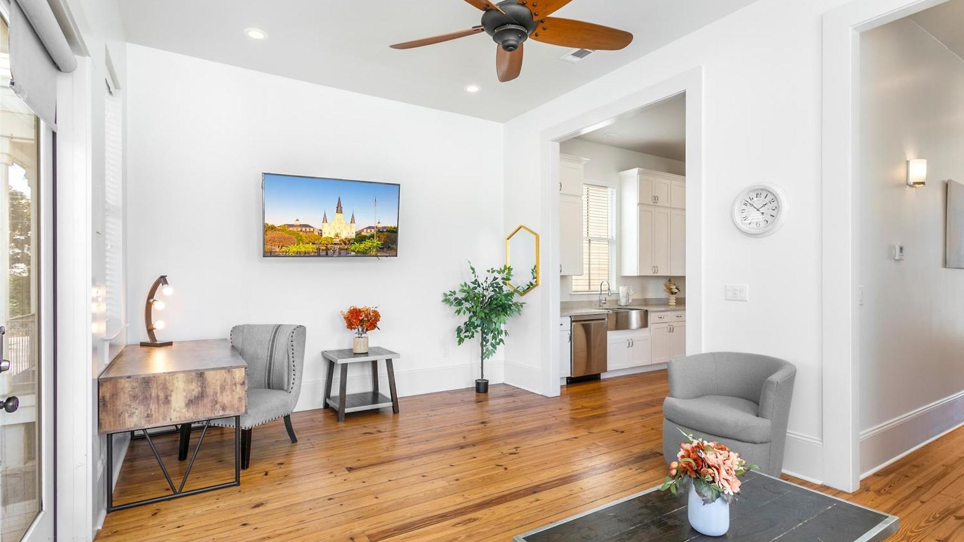 Spacious 3br Garden District W Pool & Balcony *