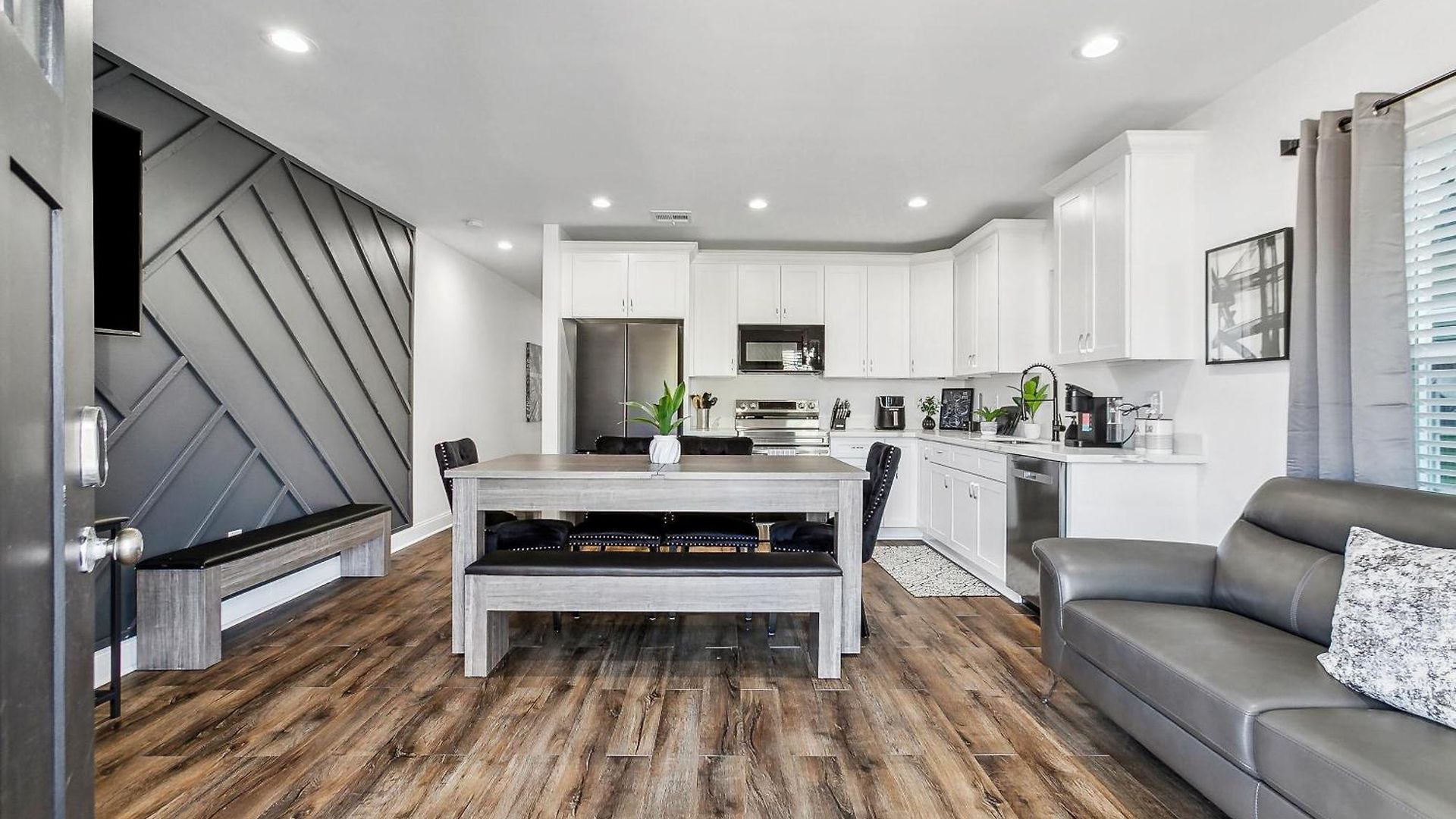 Luxury Nola 6 Bedroom Oasis Apartment