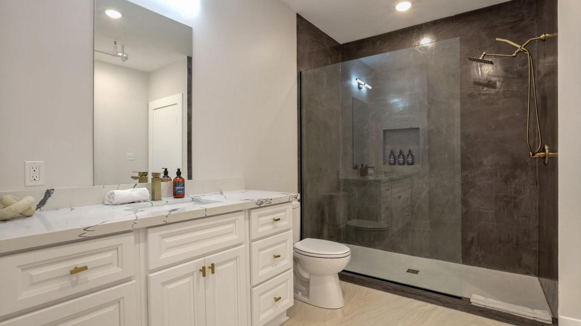 Apartment Roami At The Churchill