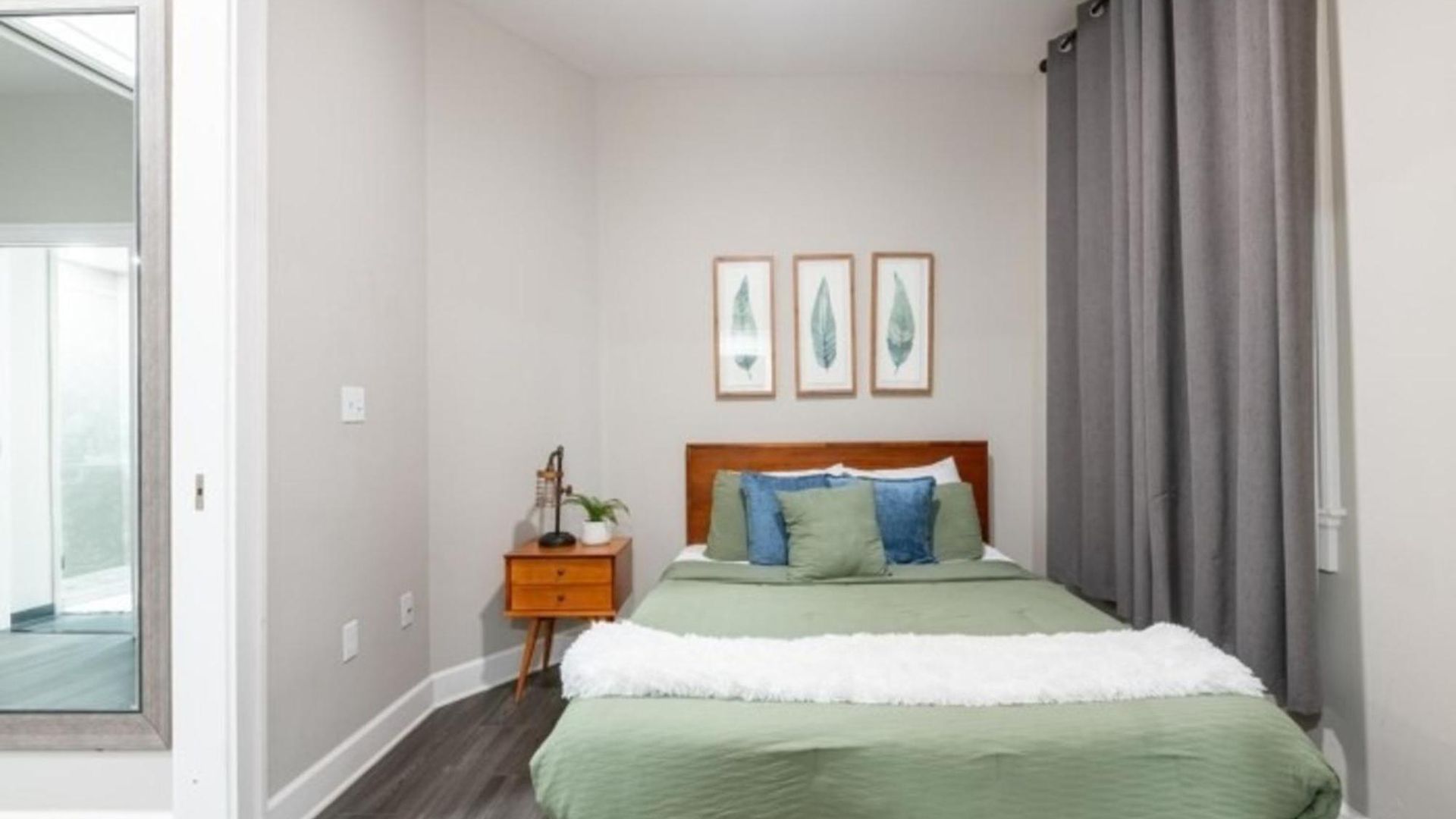Bywater Aparthotel 3*