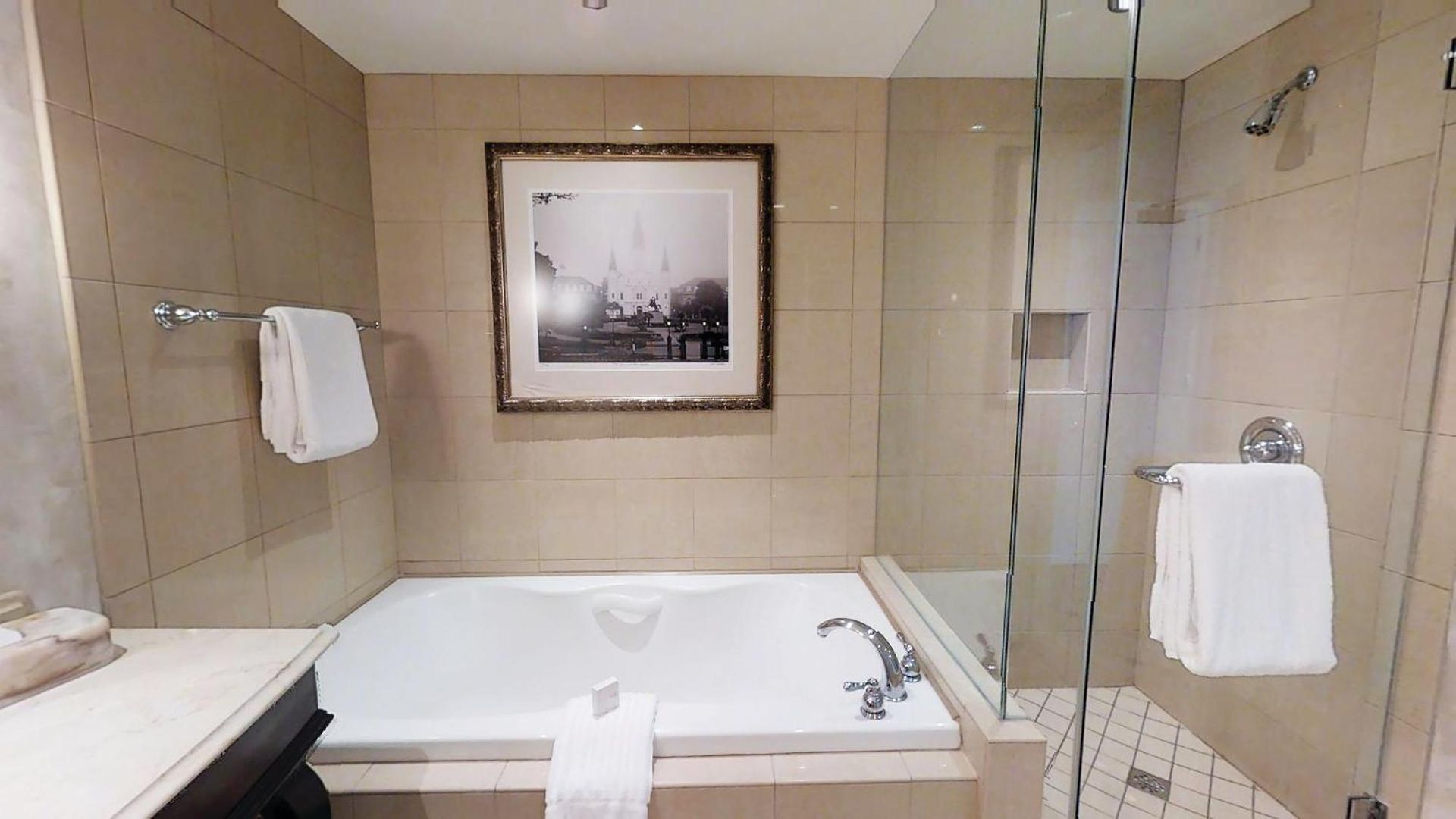 Hotel Harrah'S New Orleans Hotel & Casino - A Caesars Rewards Destination