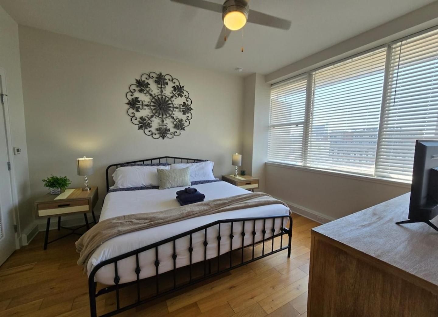 Apartment Beautiful Walk To French Quarter, Pool, Gym, View New Orleans
