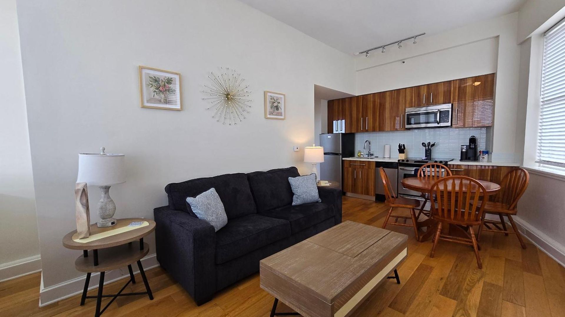 Beautiful Walk To French Quarter, Pool, Gym, View Apartment New Orleans
