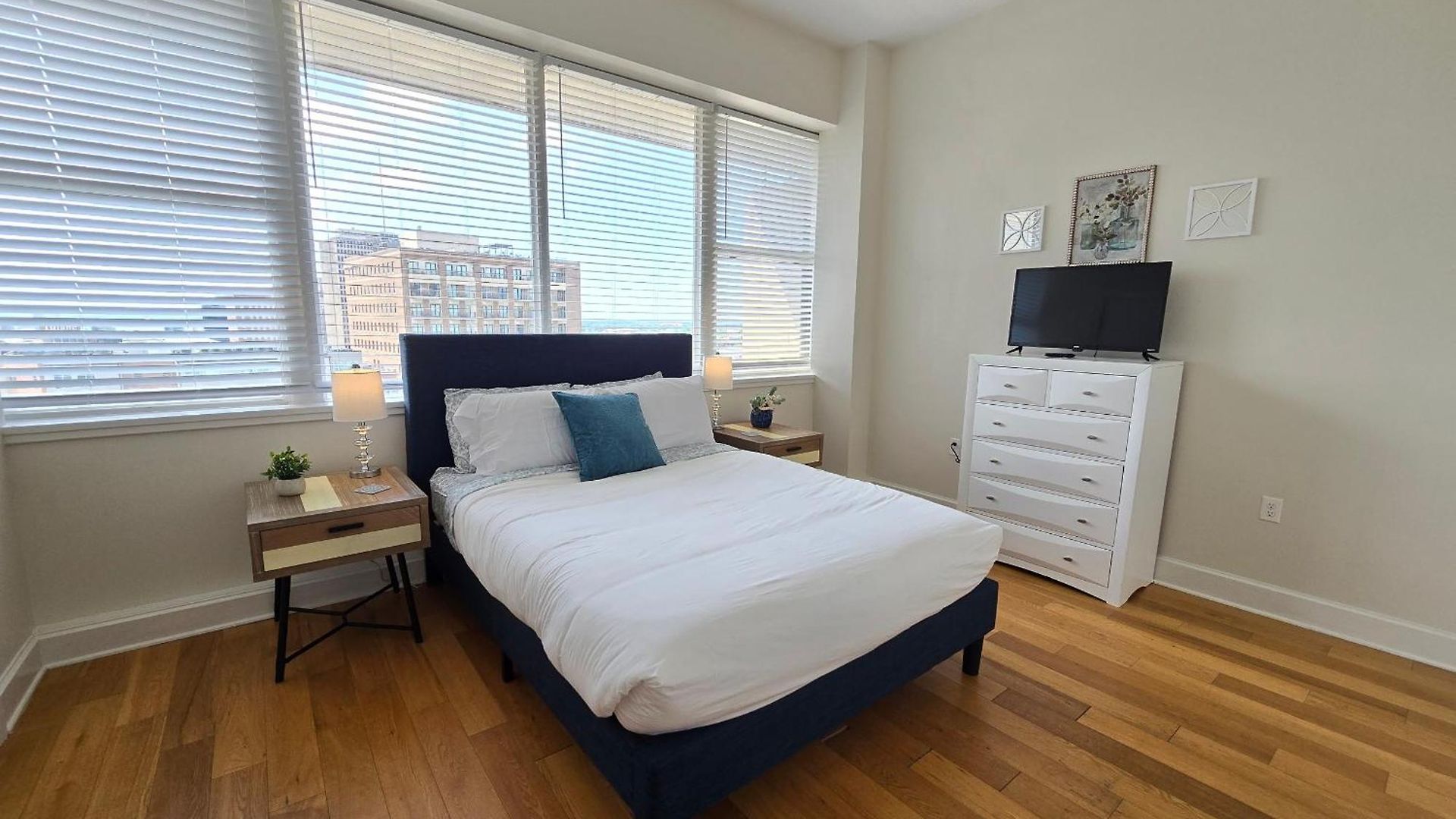 Apartment Beautiful Walk To French Quarter, Pool, Gym, View New Orleans