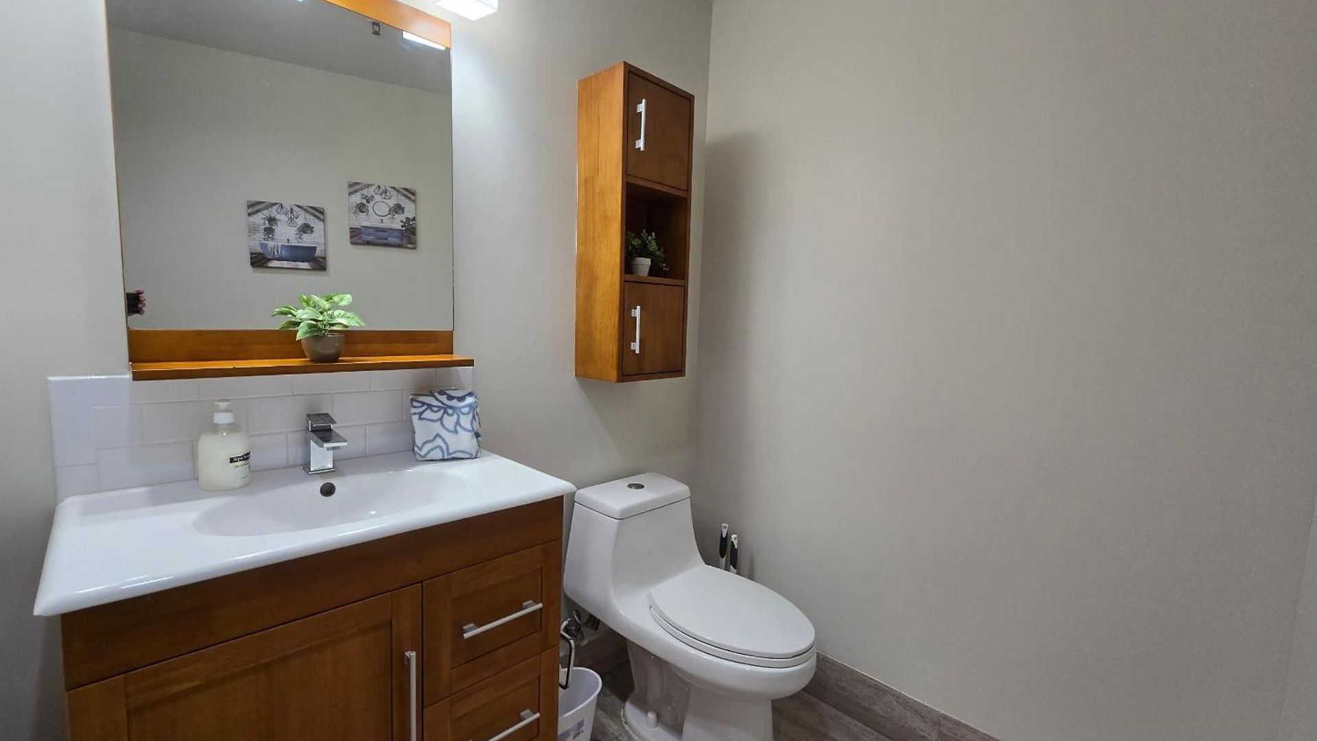Beautiful Walk To French Quarter, Pool, Gym, View Apartment New Orleans