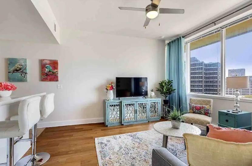 Apartment Beautiful Walk To French Quarter, Pool, Gym, View New Orleans