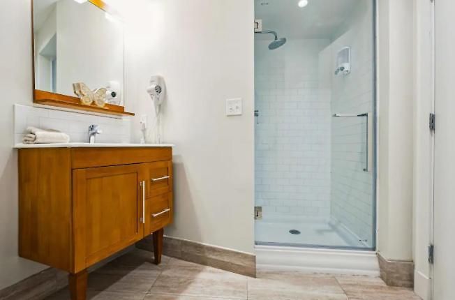 Apartment Beautiful Walk To French Quarter, Pool, Gym, View