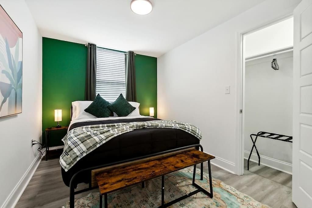 15 Bedrooms In The Heart Of Nola Apartment *