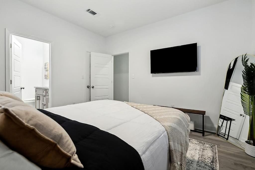 15 Bedrooms In The Heart Of Nola