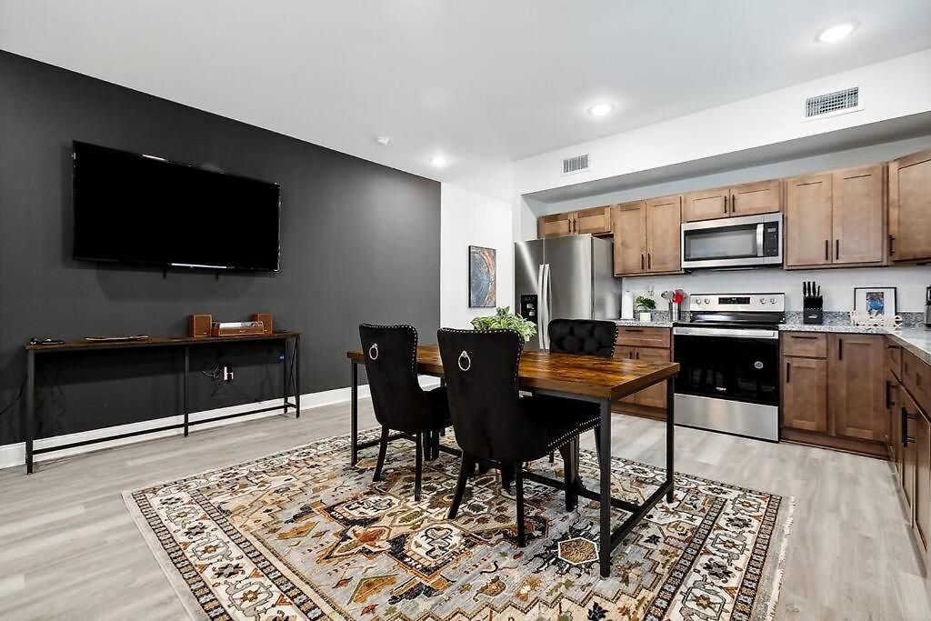 Elegant 5-bedroom Nola Getaway Apartment