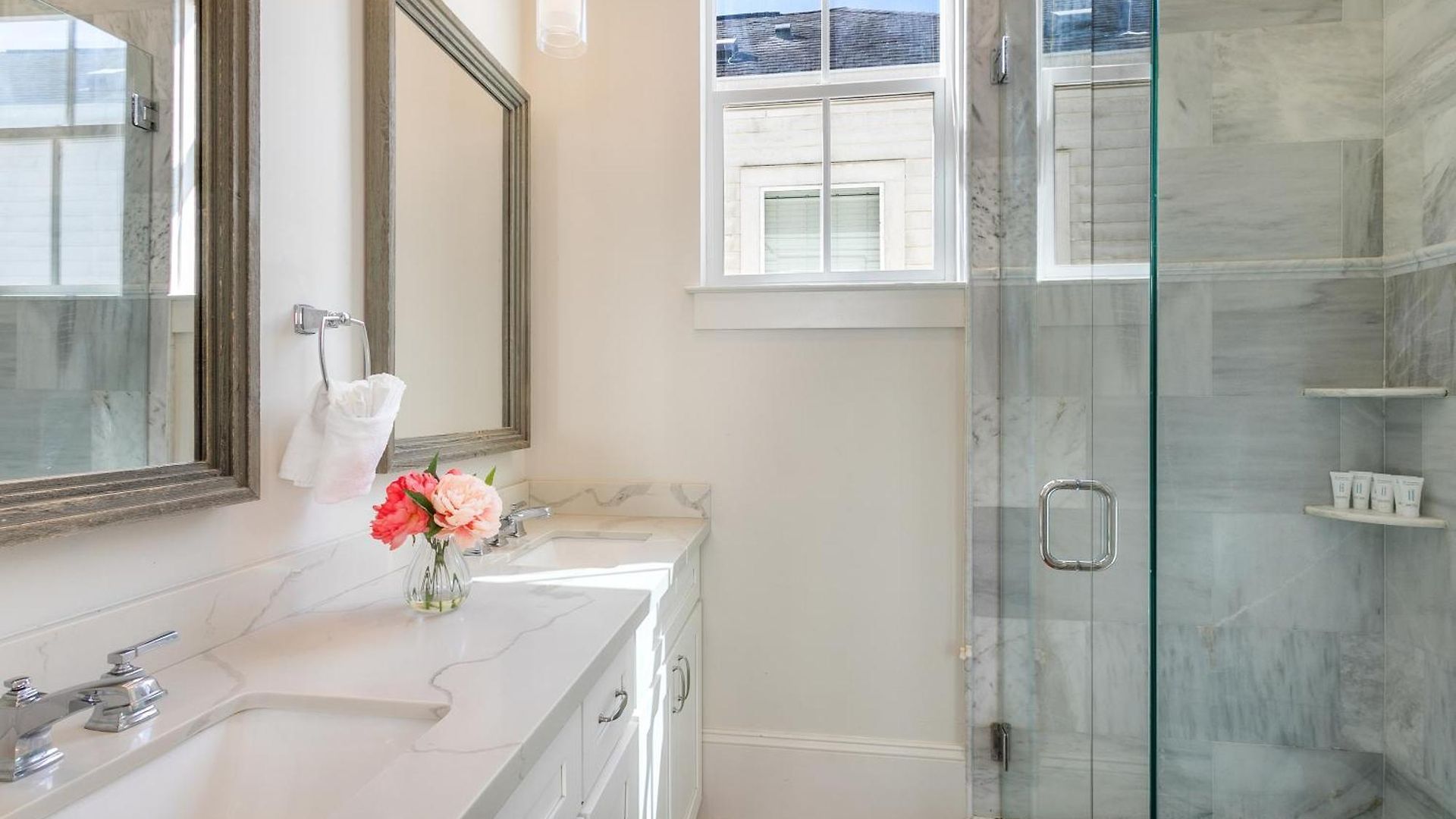 Private 3br On Carondelet By Hosteeva Apartment *