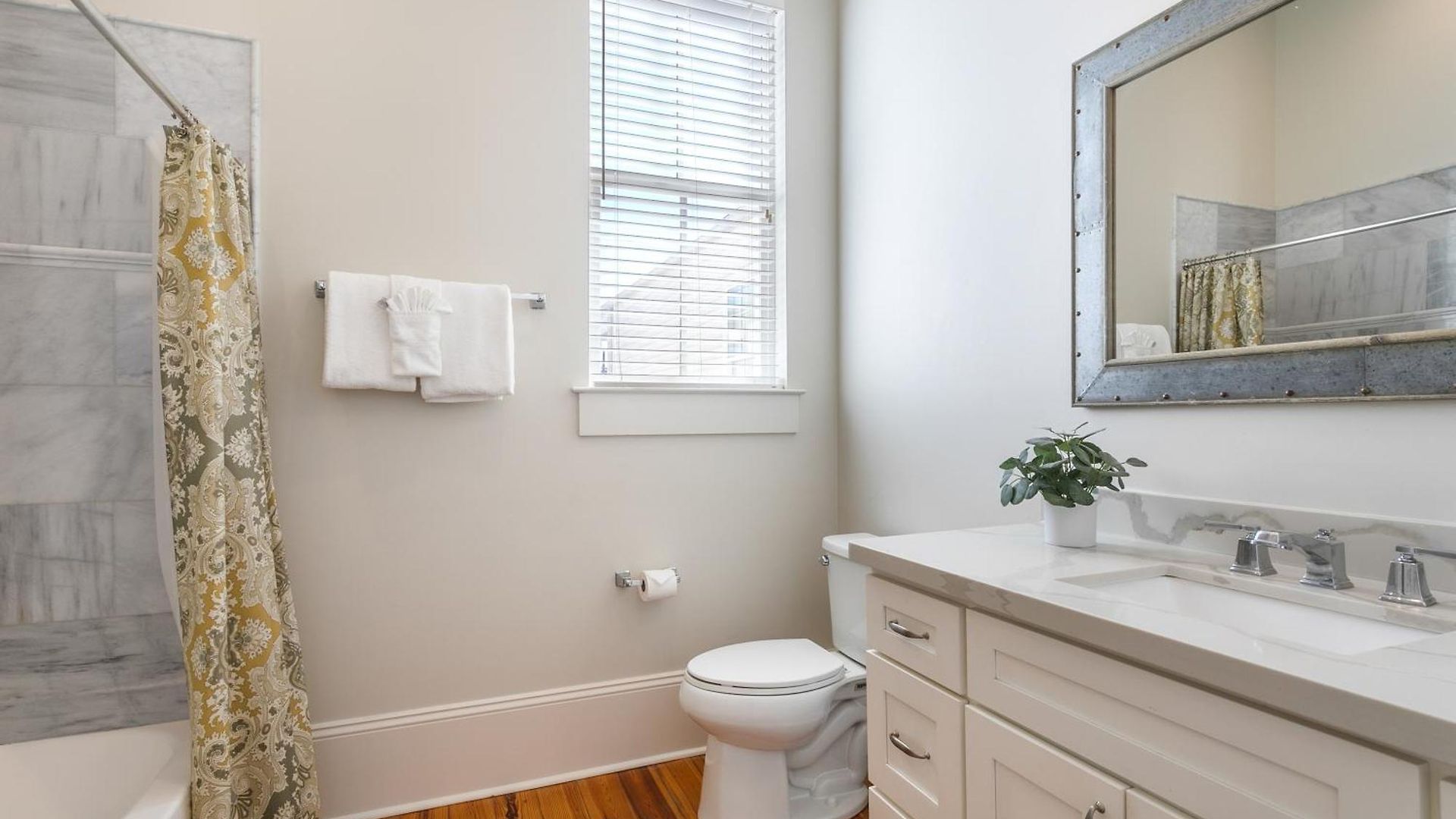 Amazing 3br Off St Charles With Pool * New Orleans