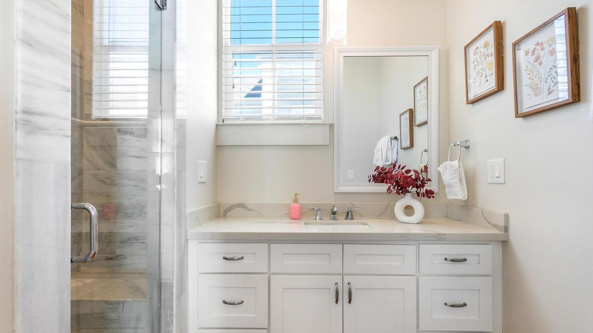 Apartment Amazing 3br Off St Charles With Pool