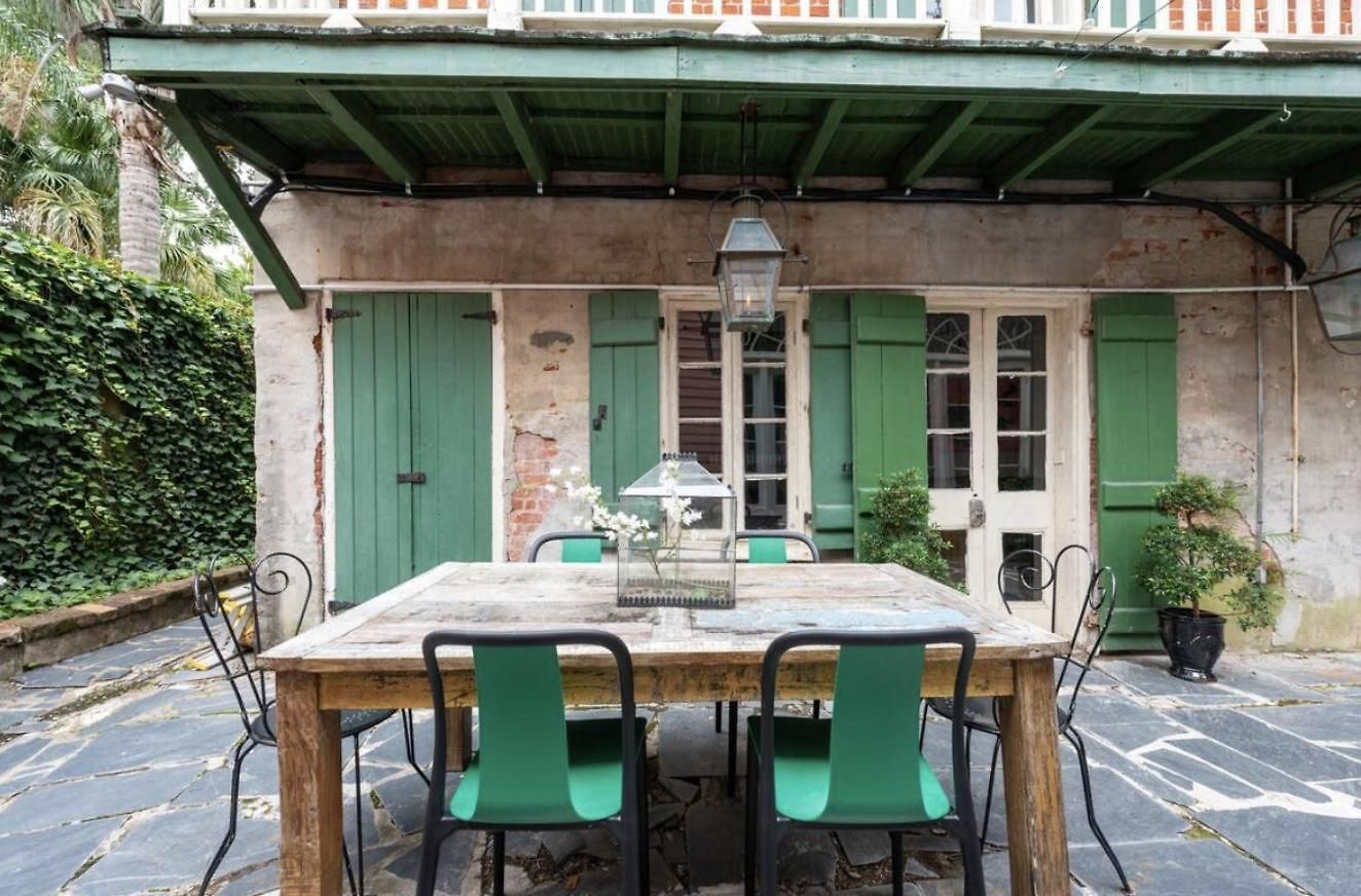 Chic Near The Lower French Quarter