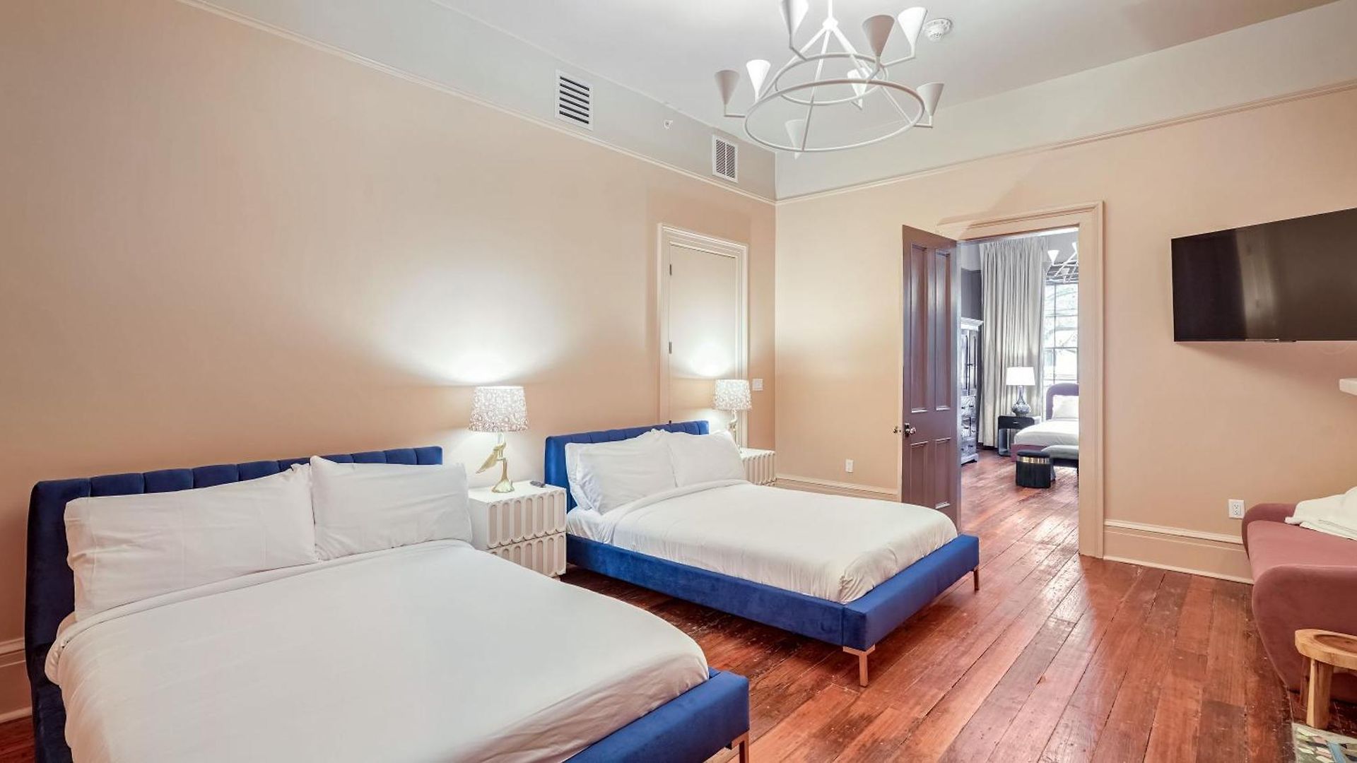 Bonsoir Aparthotel 4*