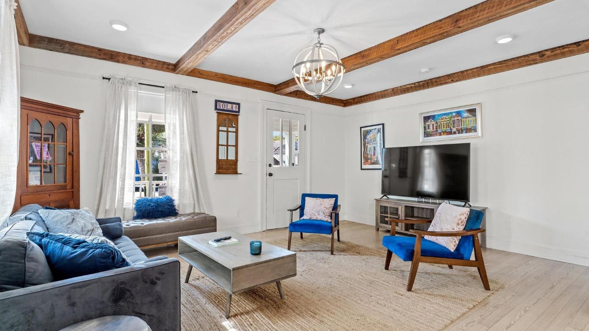 Magazine Street W Private Outdoor Pool Holiday home