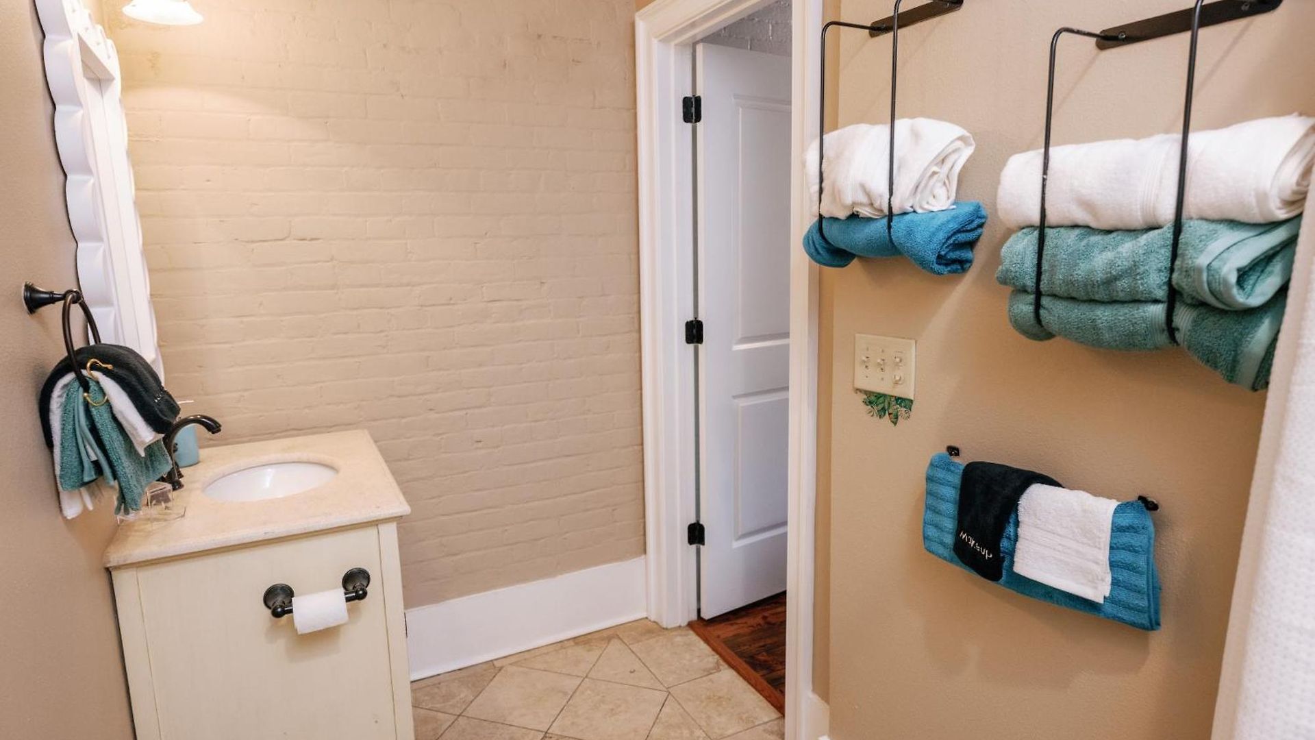 Decatur Sugar Mill Blues Apartment *
