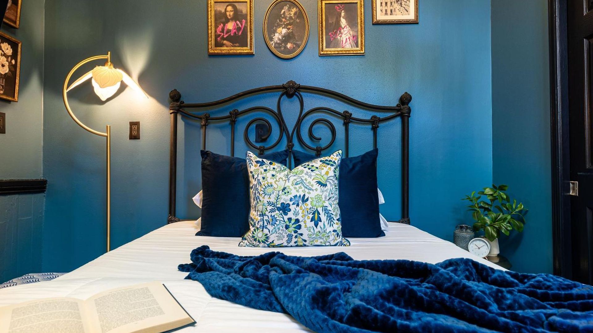 The Mansion On Royal Hotel 3*