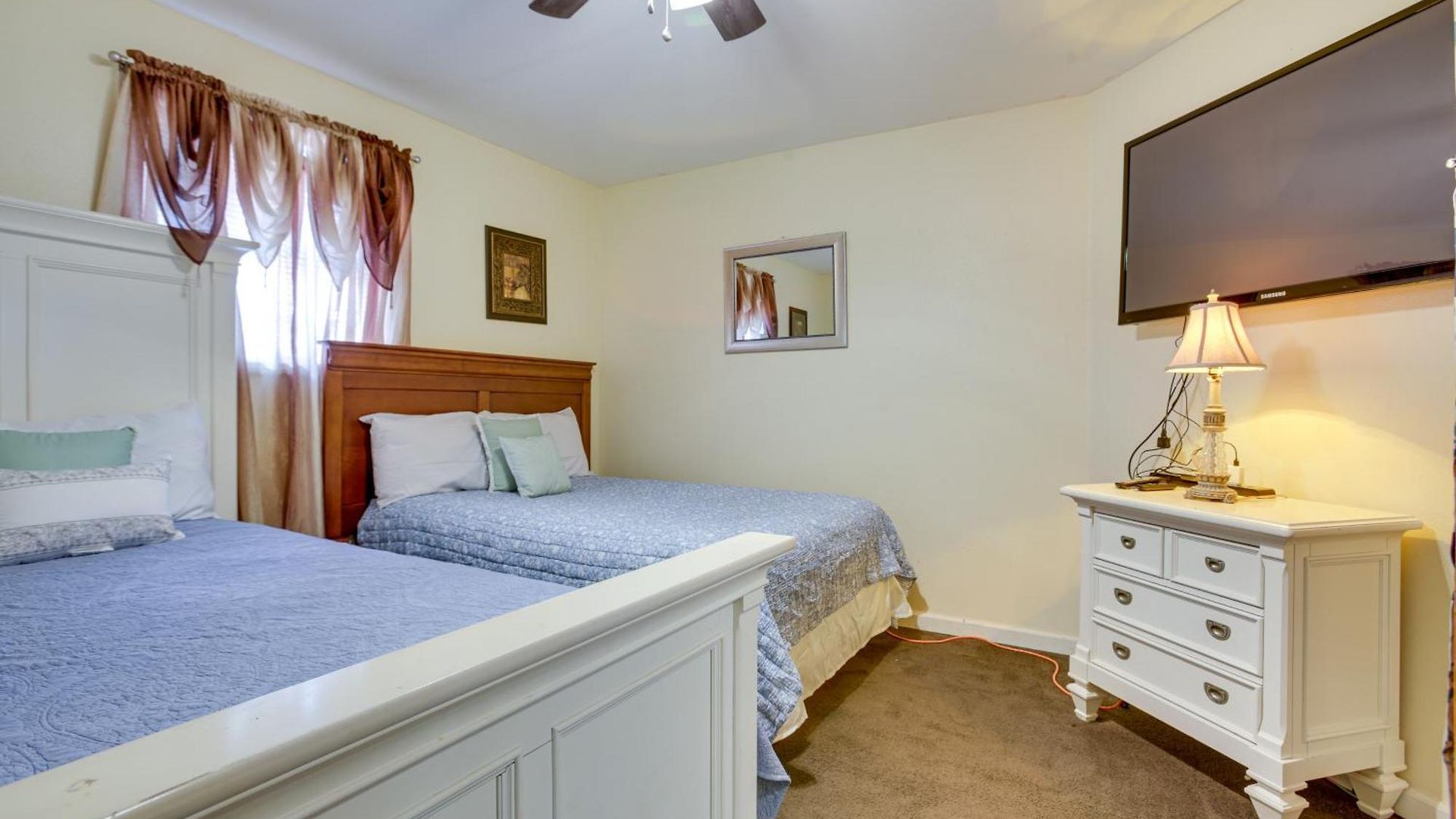 Easy Access To Us-90 & Near Dtwn: *