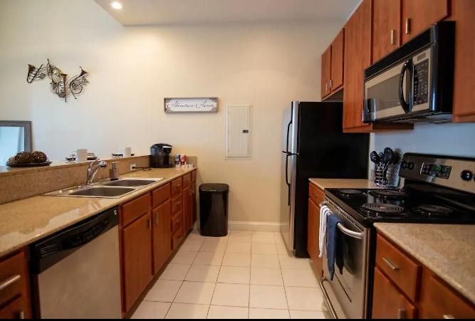Beautiful Walk To French Quarter, Pool, Gym, View * New Orleans