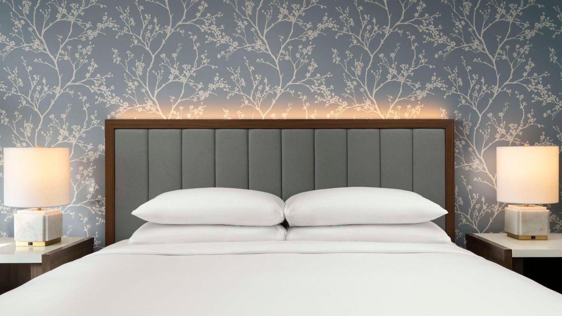 Hilton Riverside Hotel 4*