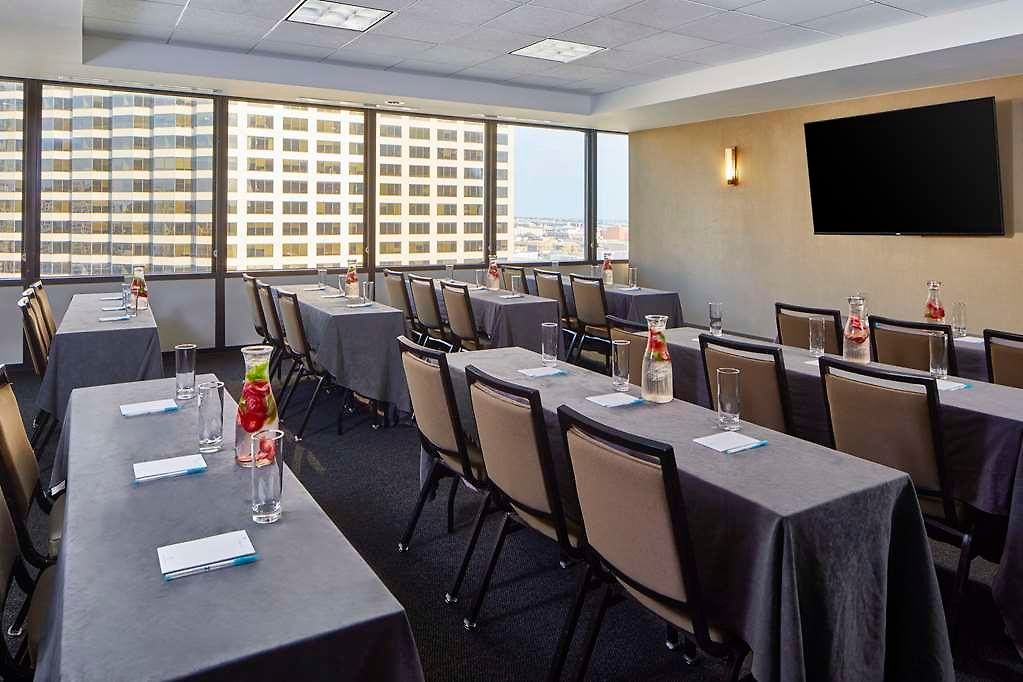 Hyatt House Downtown 3*