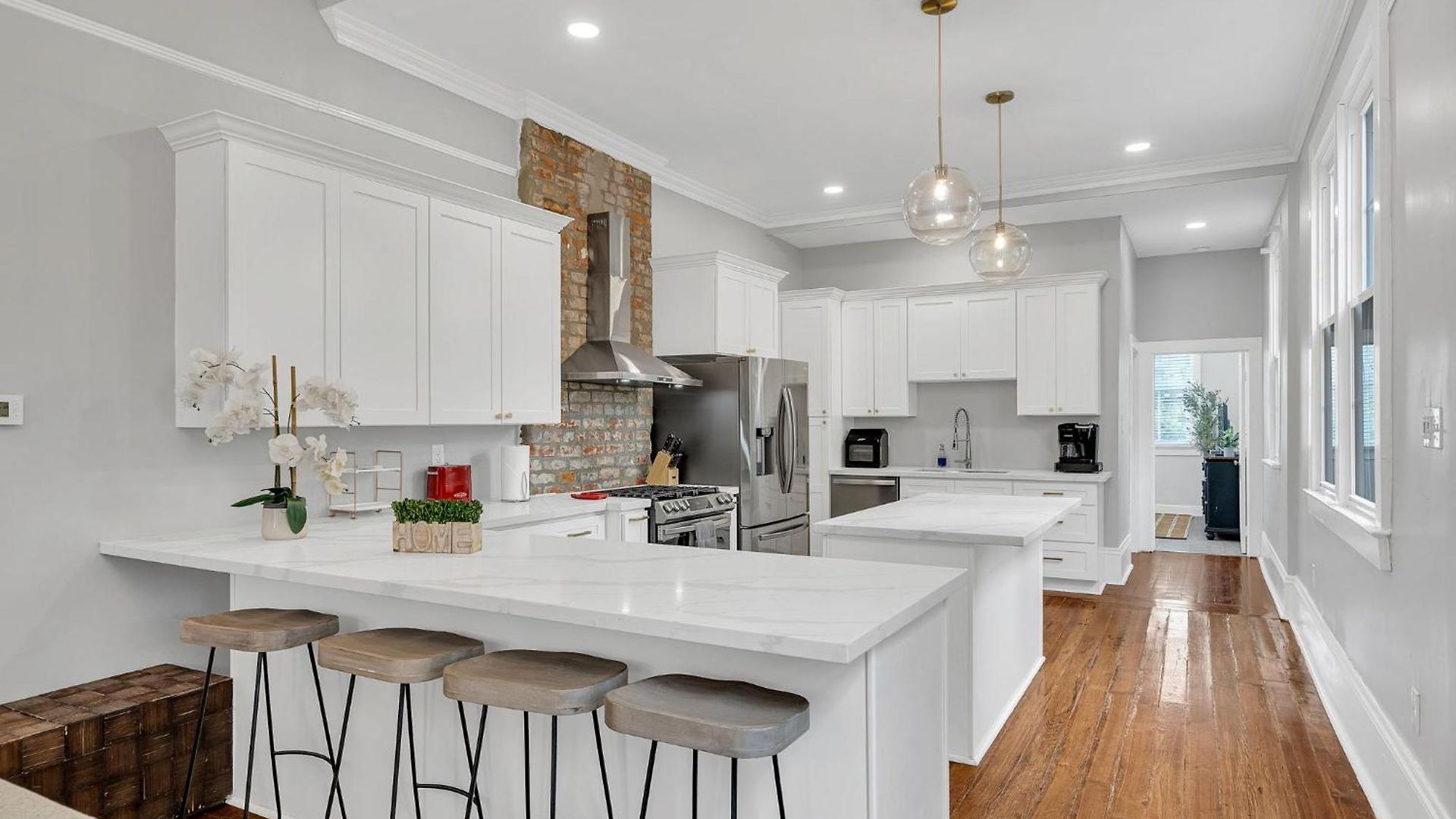 Bright Uptown W Gated Parking Apartment New Orleans