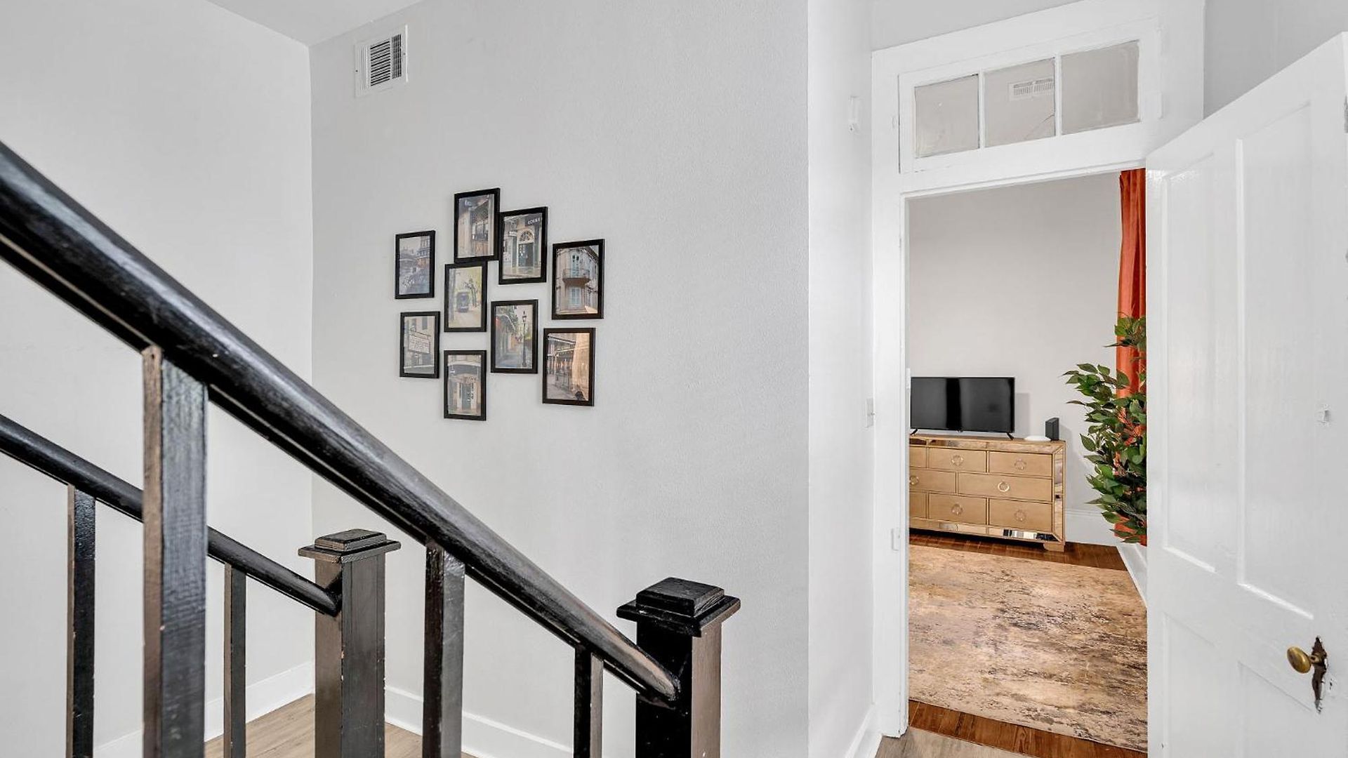 Bright Uptown W Gated Parking