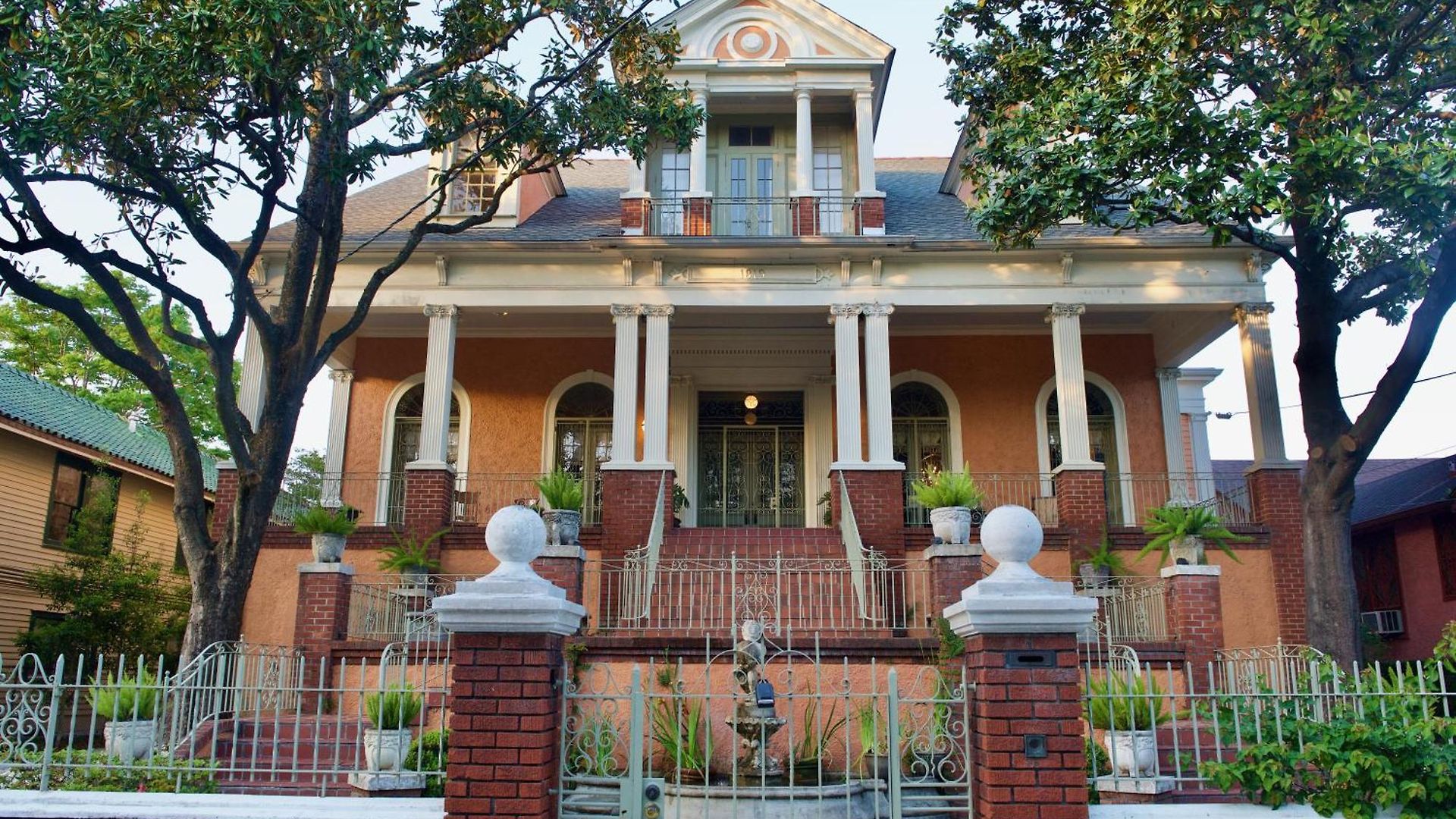 The Happy House Bed & Breakfast New Orleans