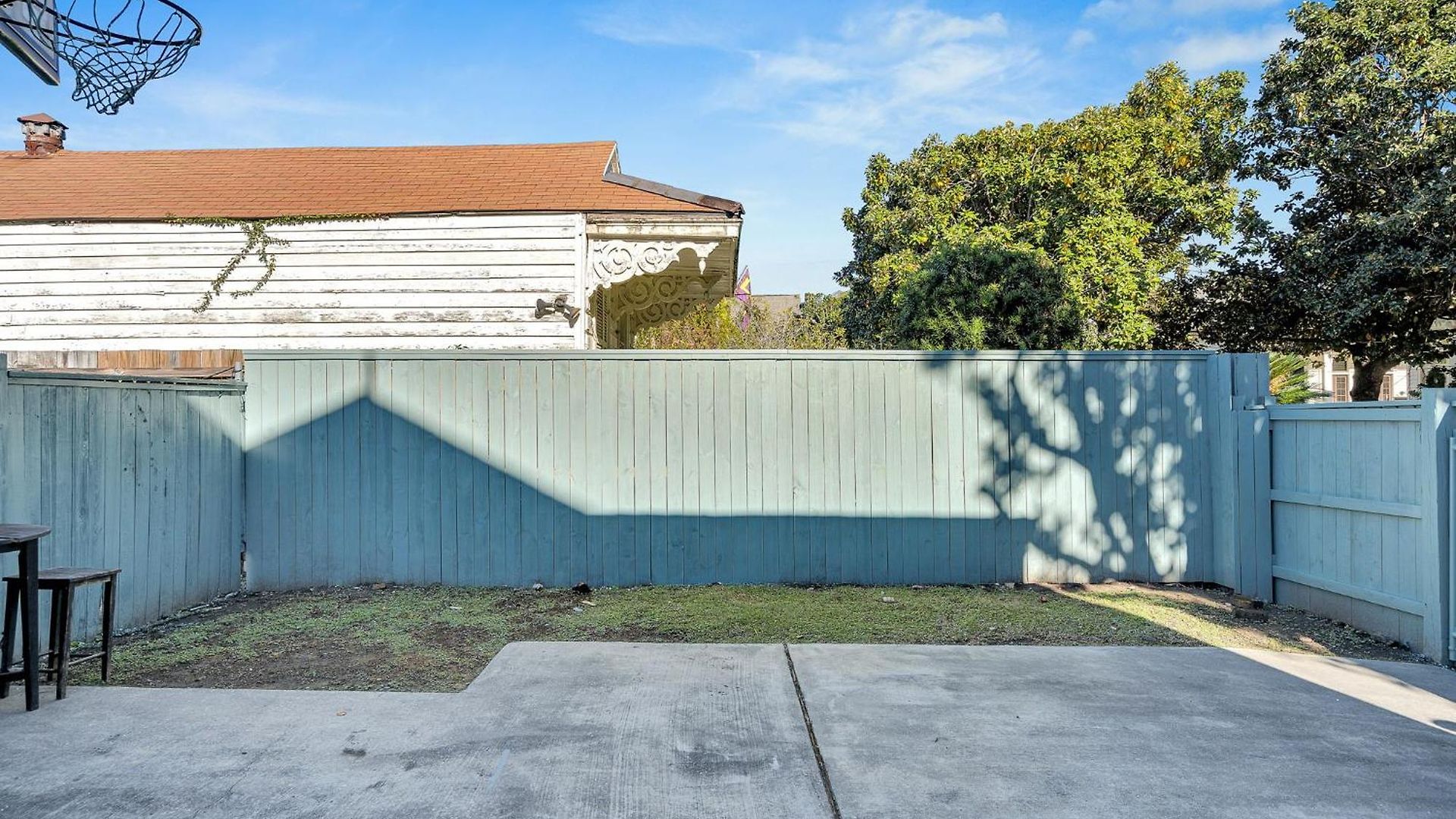 Bright Uptown W Gated Parking Apartment New Orleans