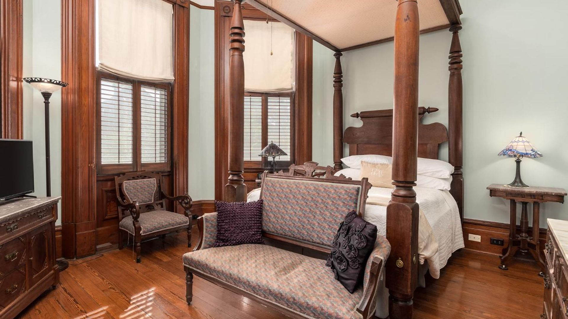 Grand Victorian New Orleans