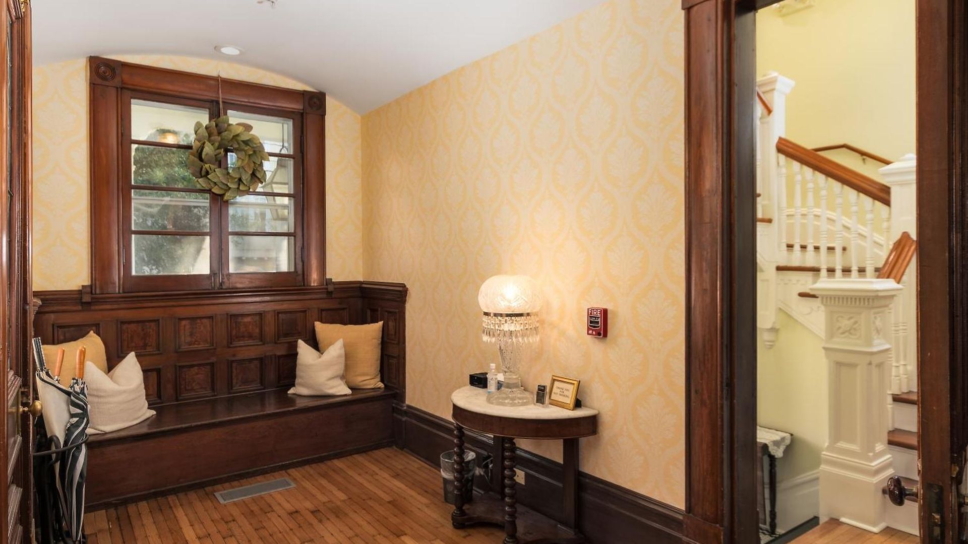 Grand Victorian Bed & Breakfast 3*