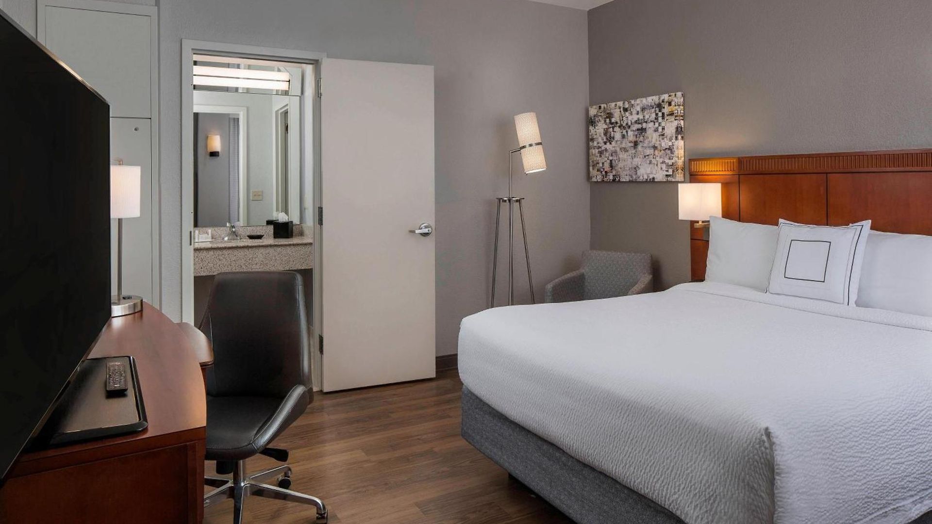 Courtyard By Marriott Downtown Near The French Quarter