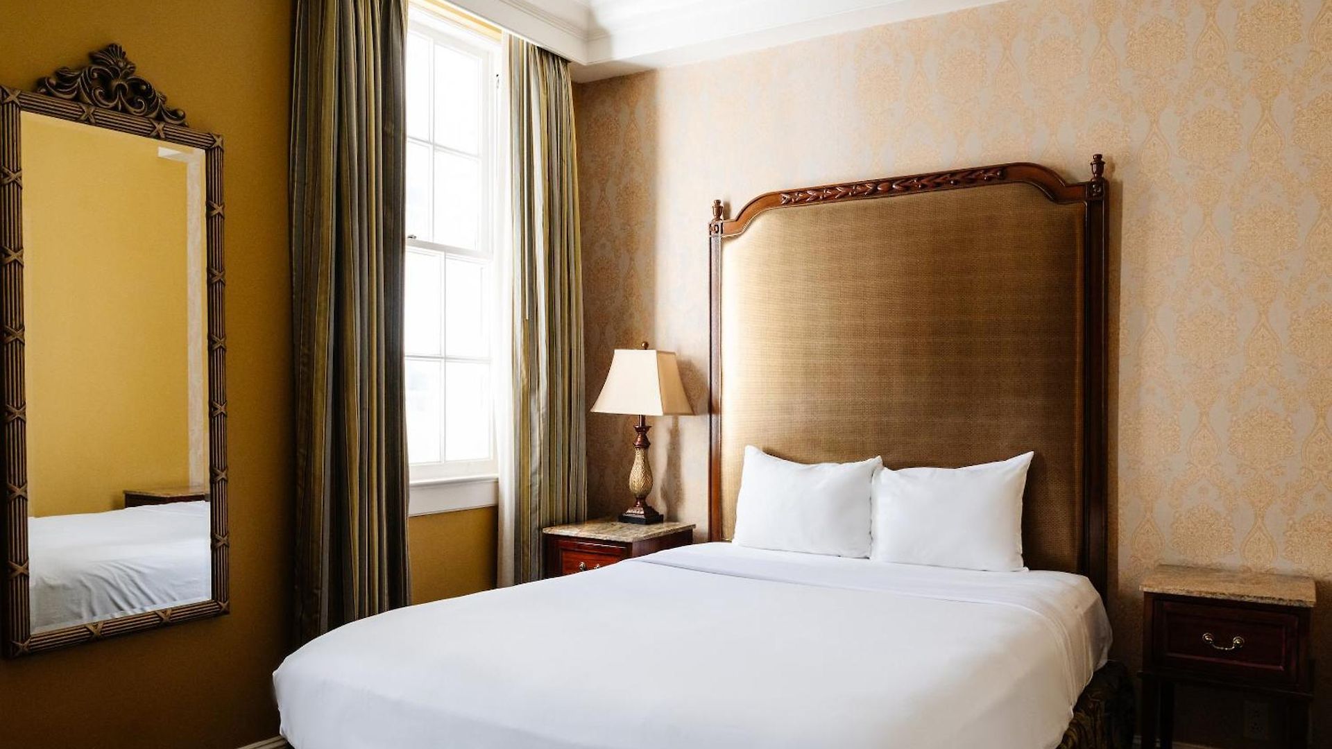 The Lafayette By Kasa Living 3* New Orleans