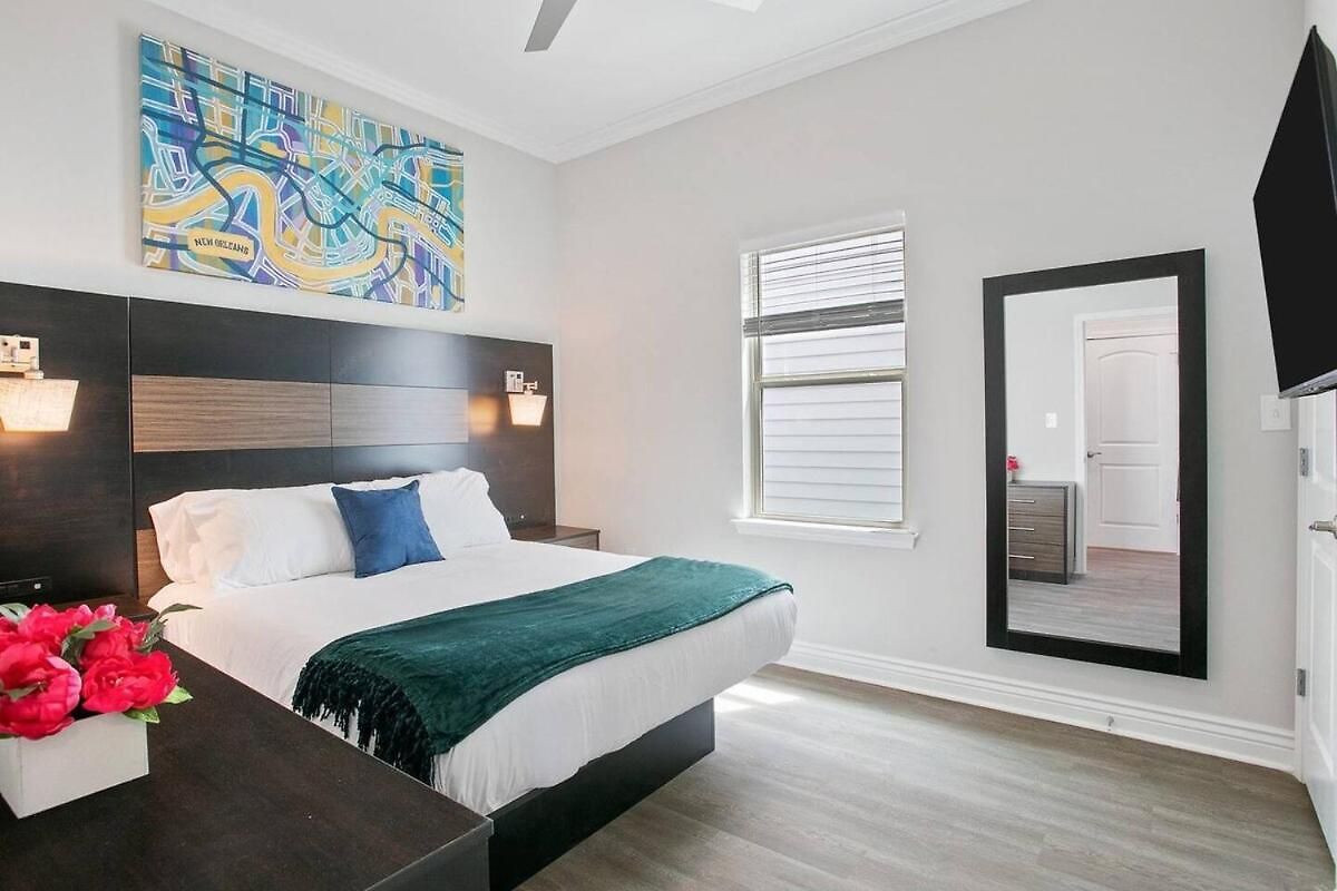Stylish Uniquely Designed Near French Quarter *
