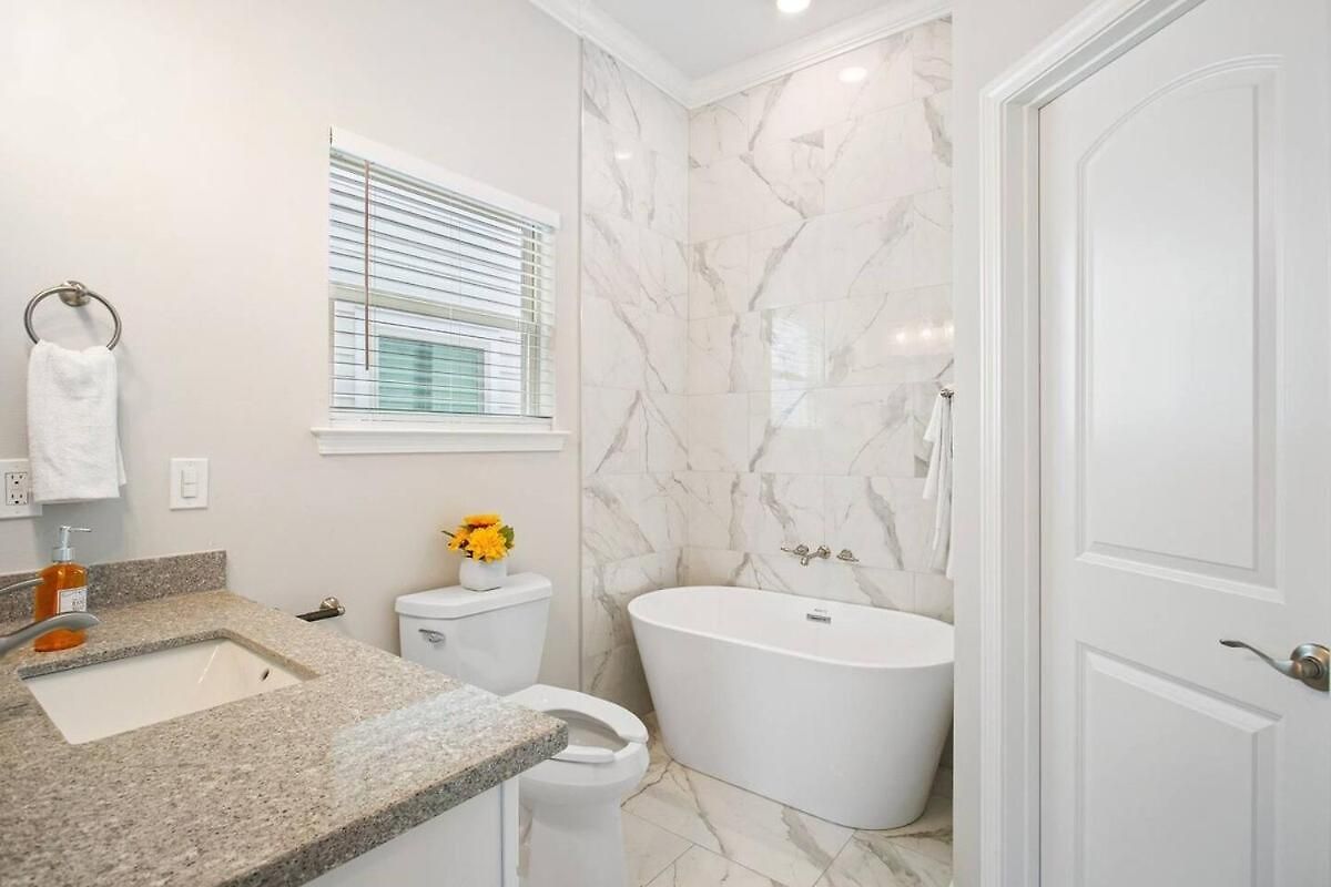 Stylish Uniquely Designed Near French Quarter New Orleans