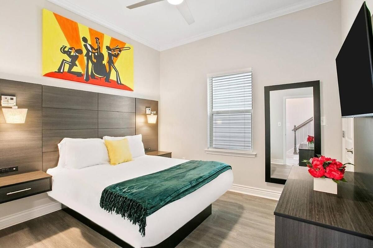 Stylish Uniquely Designed Near French Quarter Holiday home New Orleans