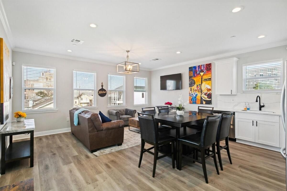 Gorgeous Brand New 5br With Parking! * New Orleans