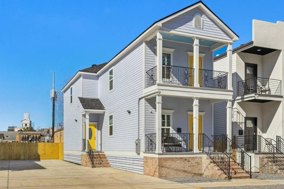 Huge 5min From Fq! 5br, Outdoor Seating!