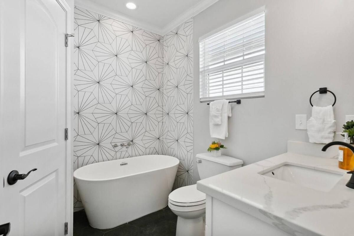 Holiday home Huge 5min From Fq! 5br, Outdoor Seating! New Orleans