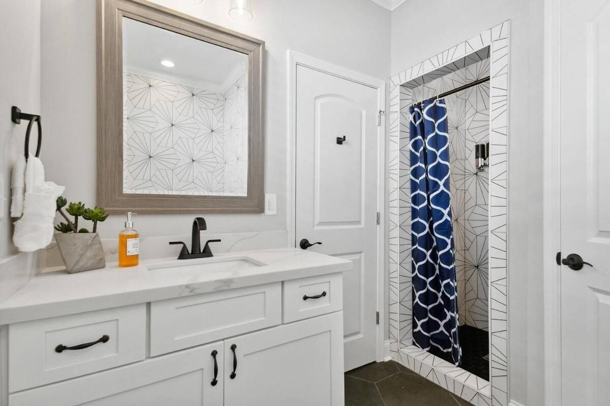 Holiday home Huge 5min From Fq! 5br, Outdoor Seating!