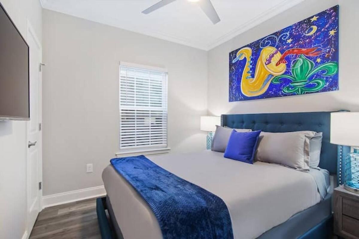 Vibrant 5br Close To Street Car Holiday home *