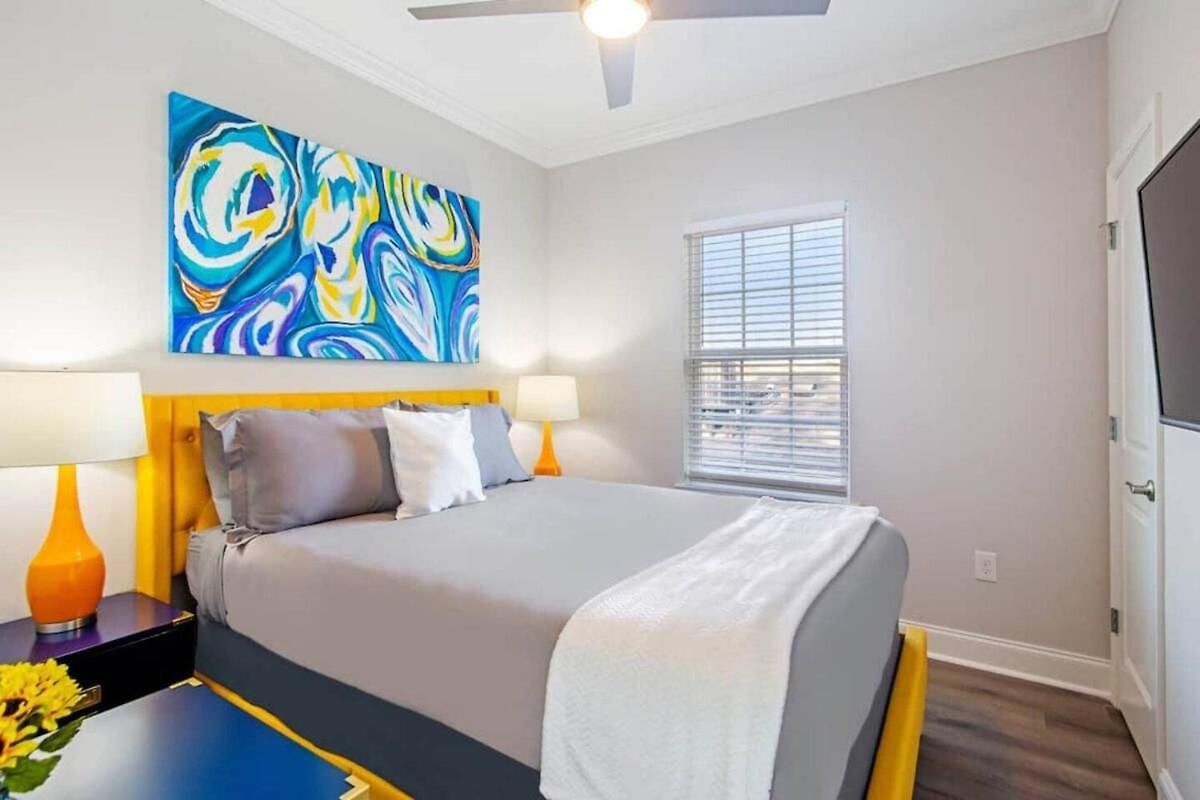 Breathtaking Spacious Art Filled 5br Near Fq * New Orleans